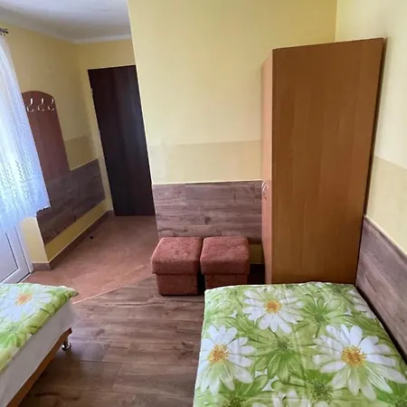 לינה וארוחת בוקר Limba 3*