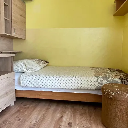 לינה וארוחת בוקר Limba וובה